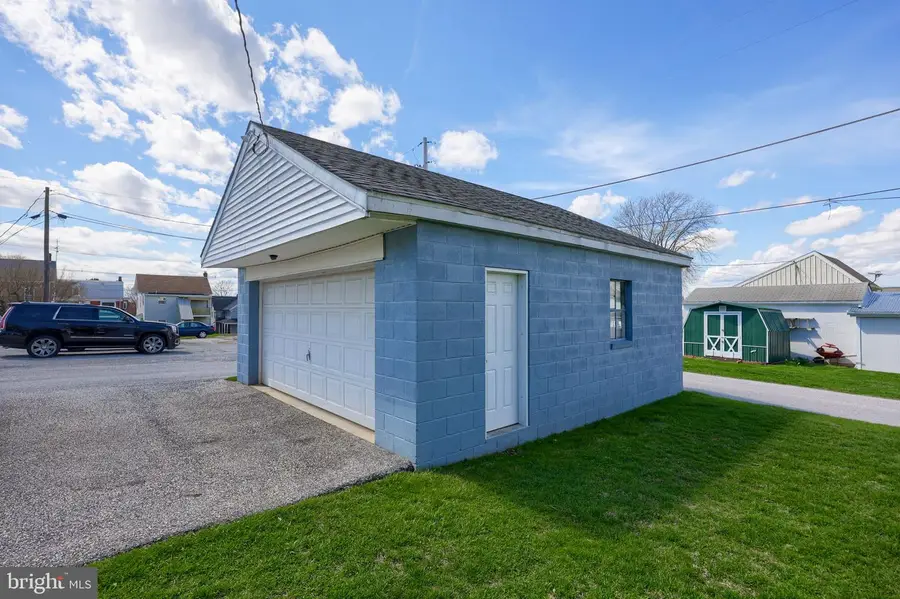 328 W Maple St, Dallastown, PA 17313 - #3