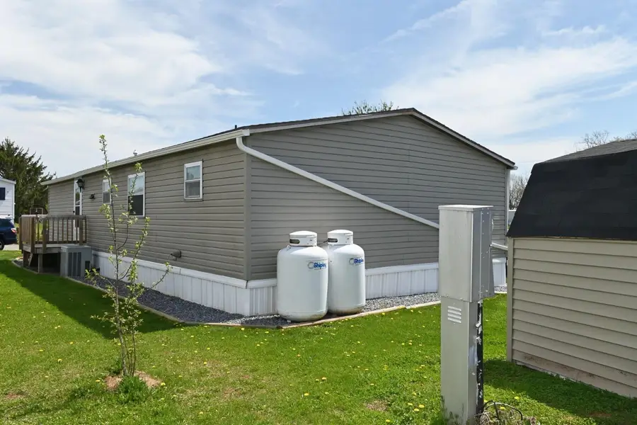 300 Chesapeake Est, Thomasville, PA 17364 - #3