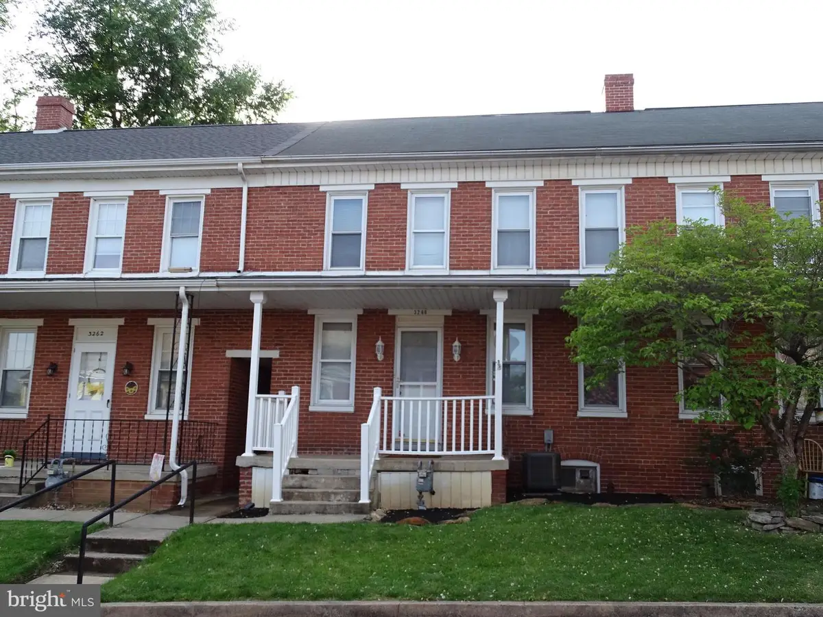 3266 Broad St, Emigsville, PA 17318 - #1