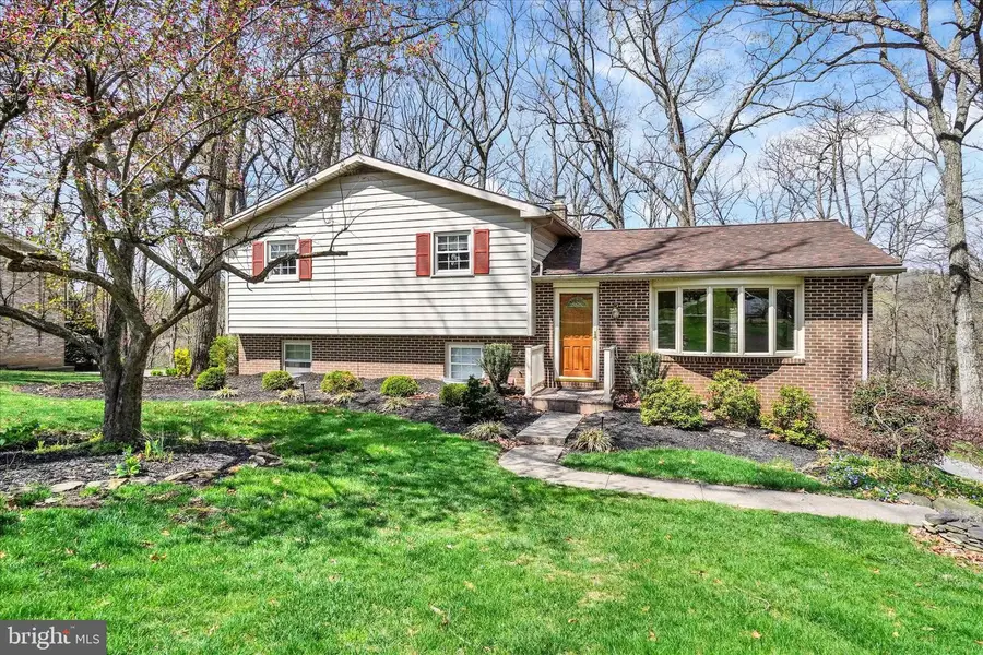 319 Holyoke Dr, York, PA 17402 - #2