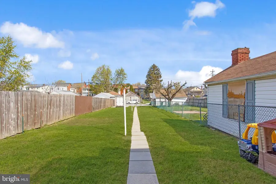 14 Fair Ave, Hanover, PA 17331 - #3
