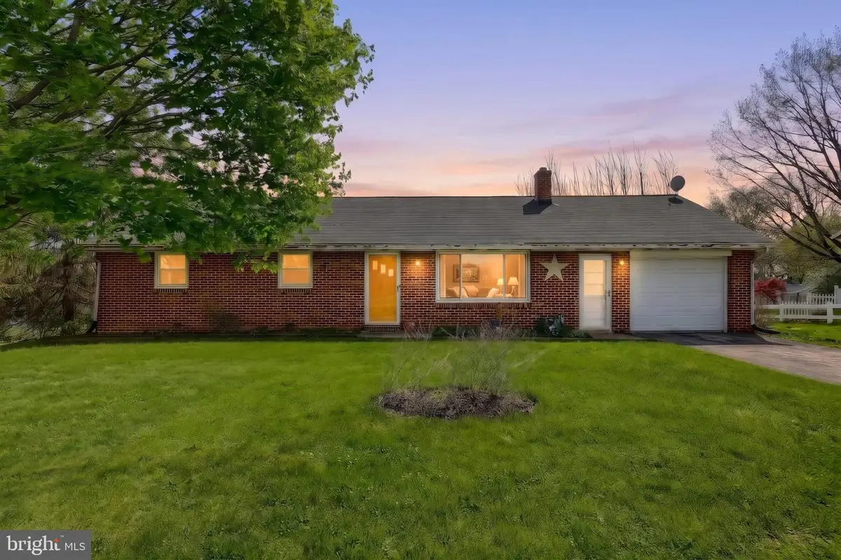 860 Witmer Rd, York, PA 17406 - #1