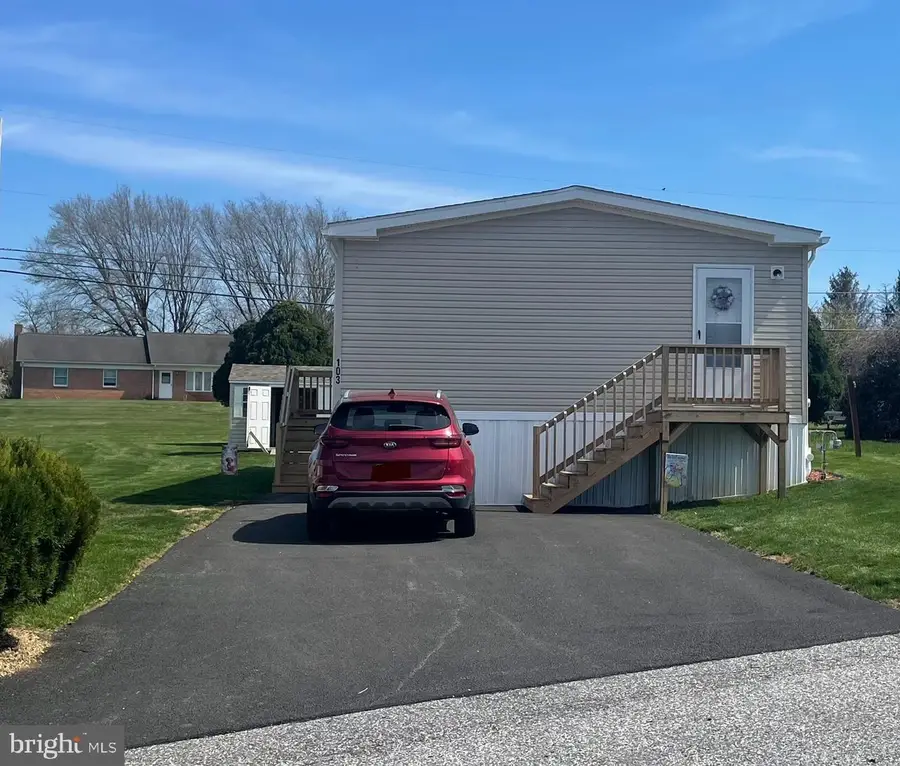 103 Carbridge Rd E, Stewartstown, PA 17363 - #2