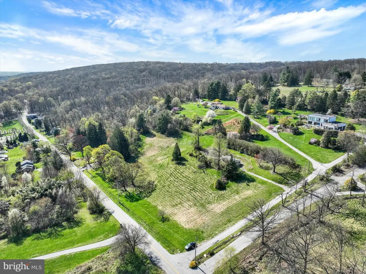 3923 Ridgewood Rd, York, PA 17406 - #1