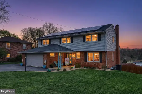 1505 Bonbar Rd, YORK, PA 17403