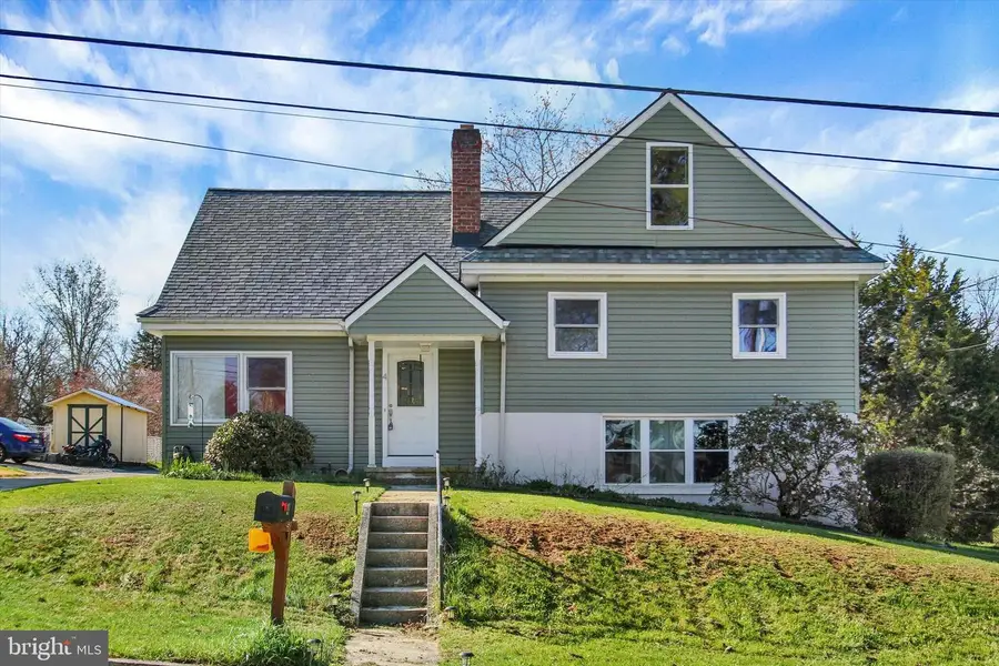 4 Hill St, Hanover, PA 17331 - #2