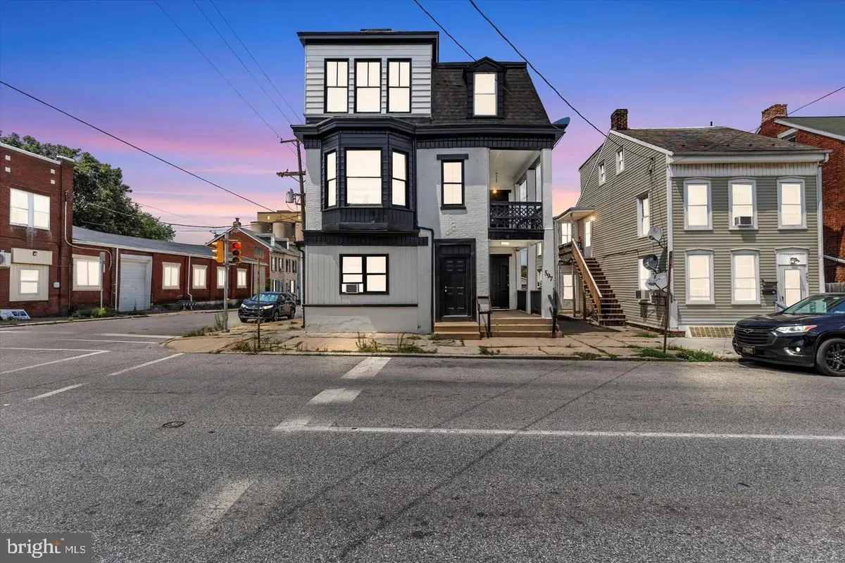 597 W Philadelphia St, York, PA 17403 - #1