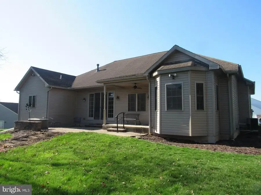 1321 Bee Jay Dr, York, PA 17404 - #2