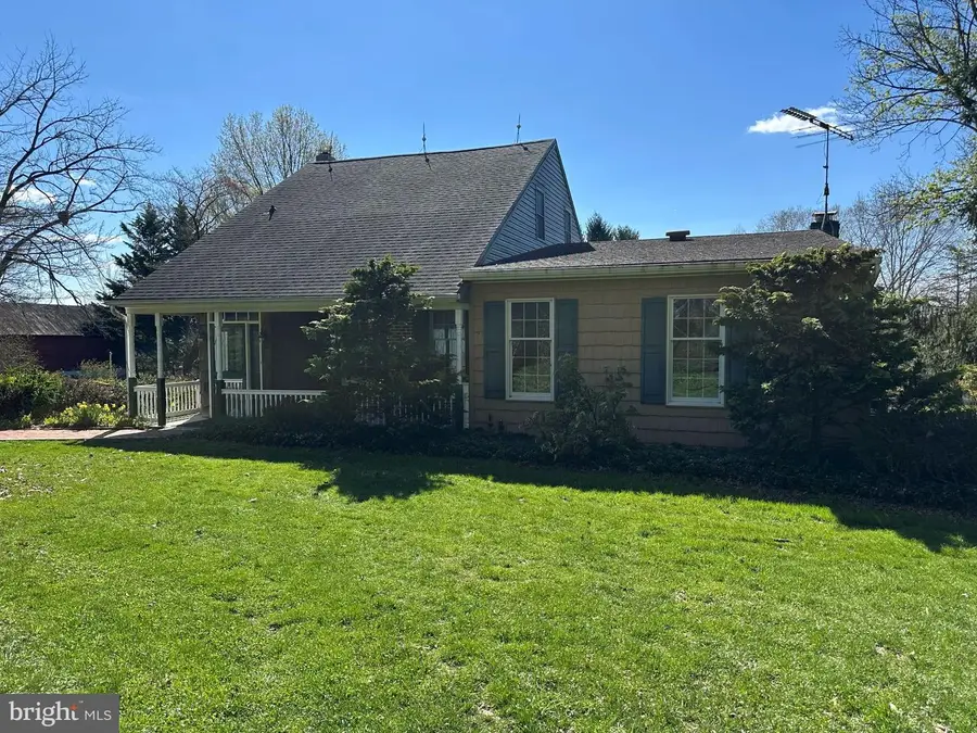 1974 Yingling Dr, Spring Grove, PA 17362 - #3