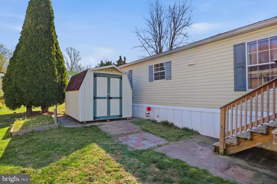 53 Chesapeake Est, Thomasville, PA 17364 - #3