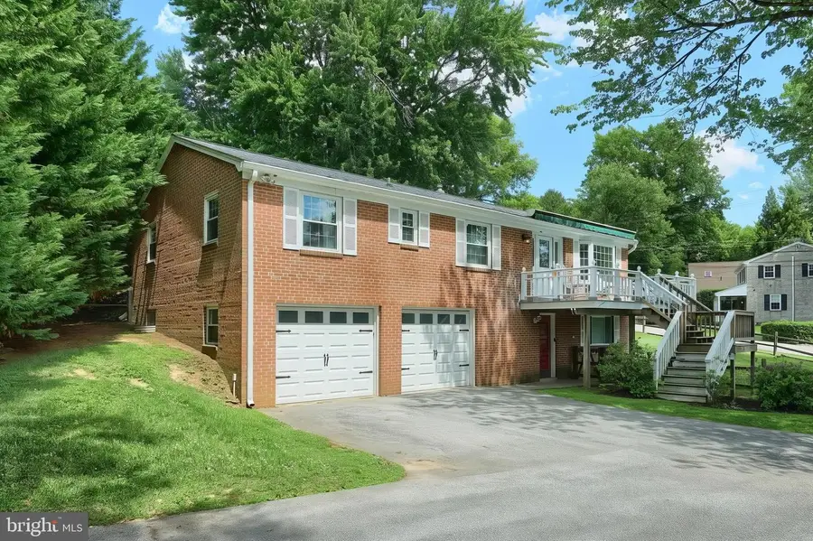 496 Lakeside Dr, New Freedom, PA 17349 - #3