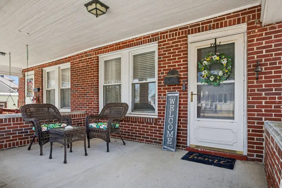 322 S Pleasant Ave, Dallastown, PA 17313 - #2