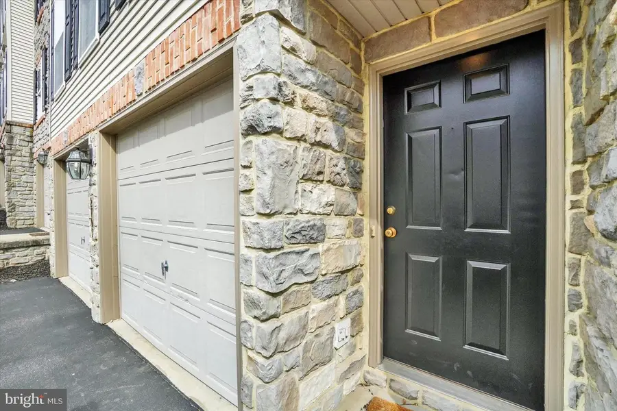 2705 Steeple Chase Dr, York, PA 17402 - #3