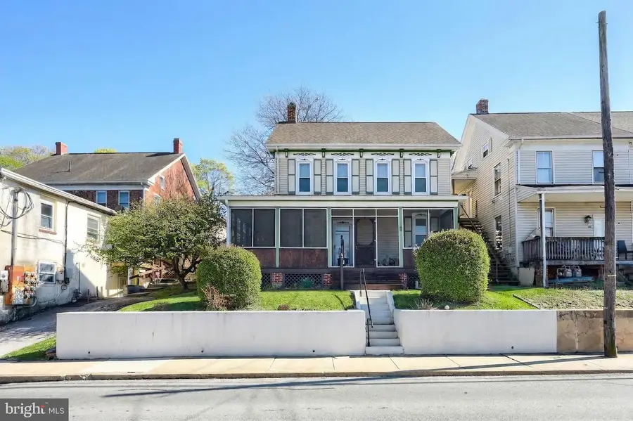 157 W Main St, Windsor, PA 17366 - #2