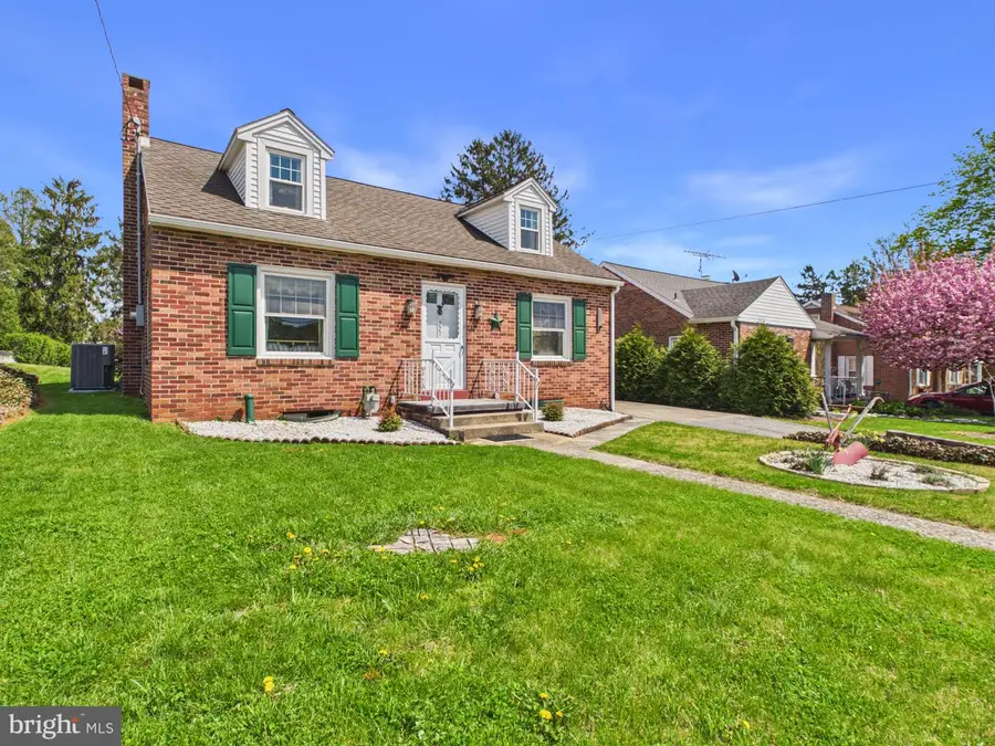 227 N Williams St, York, PA 17404 - #3