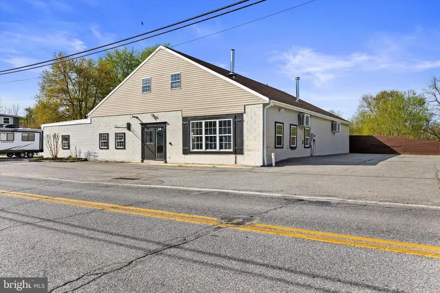 34 Main St, Seven Valleys, PA 17360 - #3