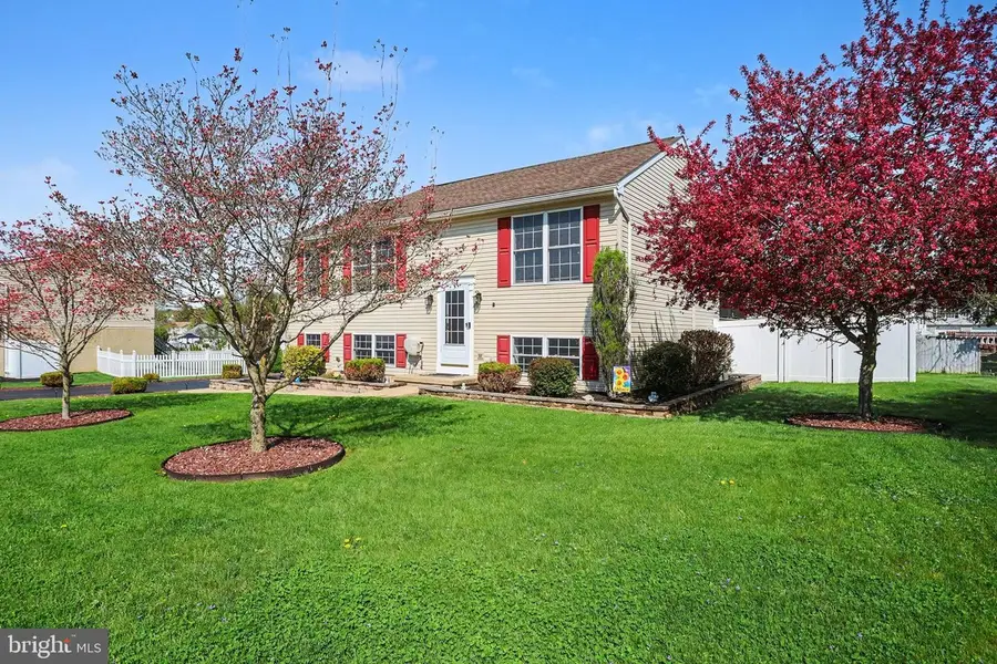 405 Steven Dr, York, PA 17406 - #3