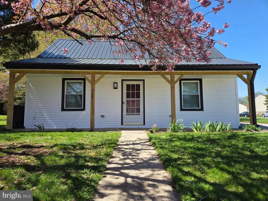 214 N Liverpool St, Manchester, PA 17345 - #2