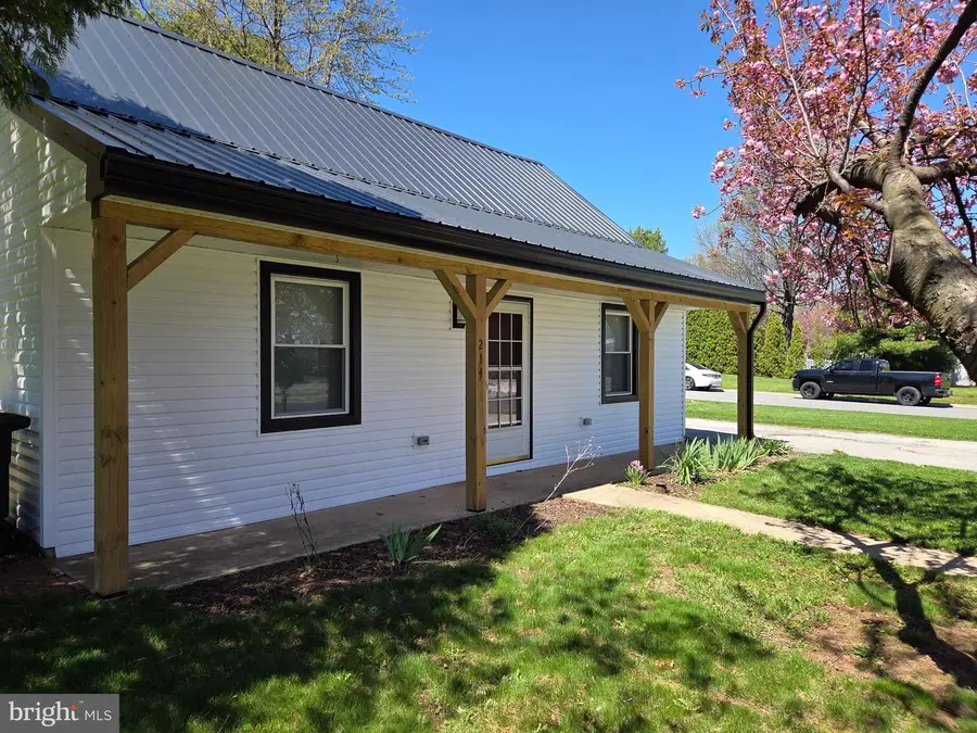 214 N Liverpool St, Manchester, PA 17345 - #3