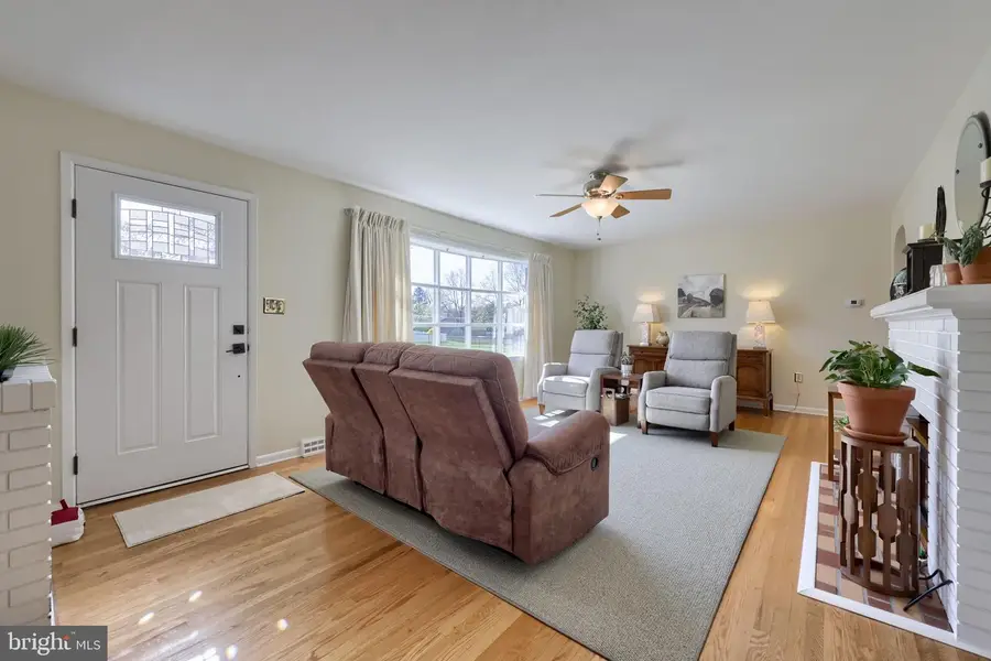 2401 Seneca Dr, York, PA 17408 - #2