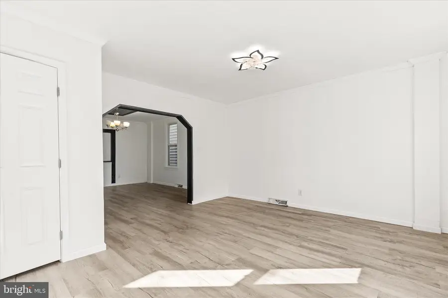 637 W College Ave, York, PA 17401 - #3