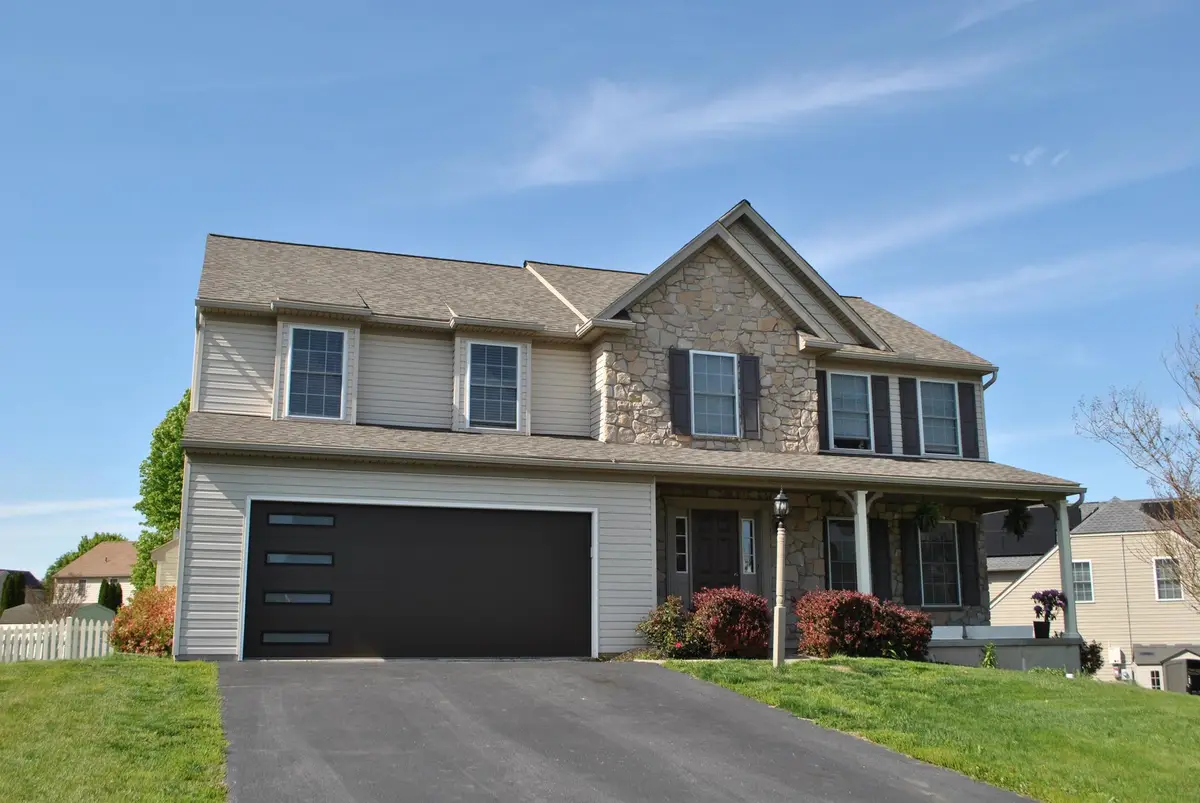 315 Lynne Dr, Mount Wolf, PA 17347 - #1
