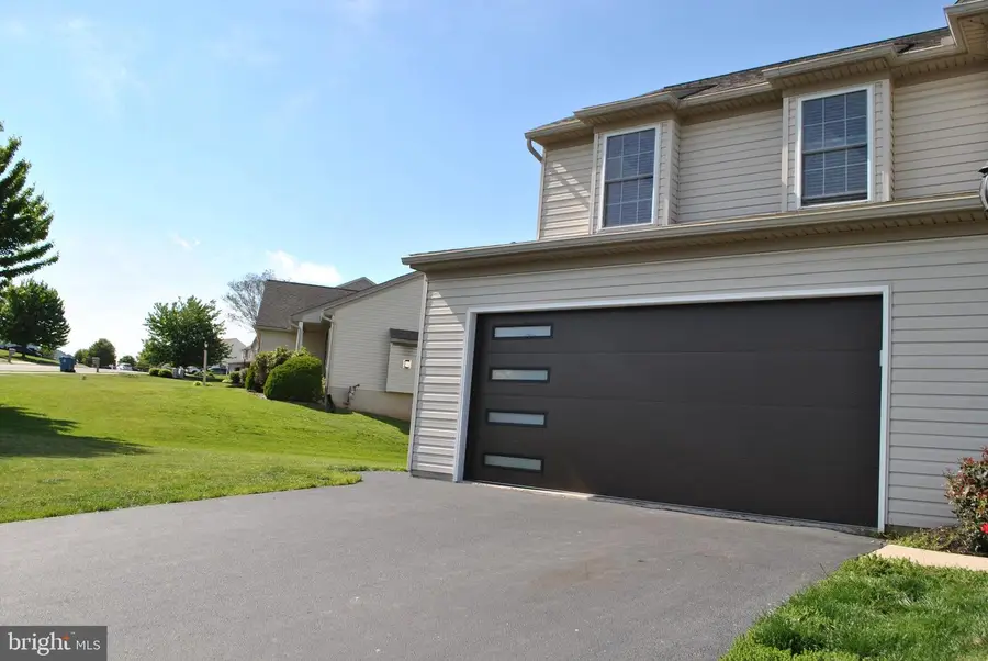 315 Lynne Dr, Mount Wolf, PA 17347 - #3