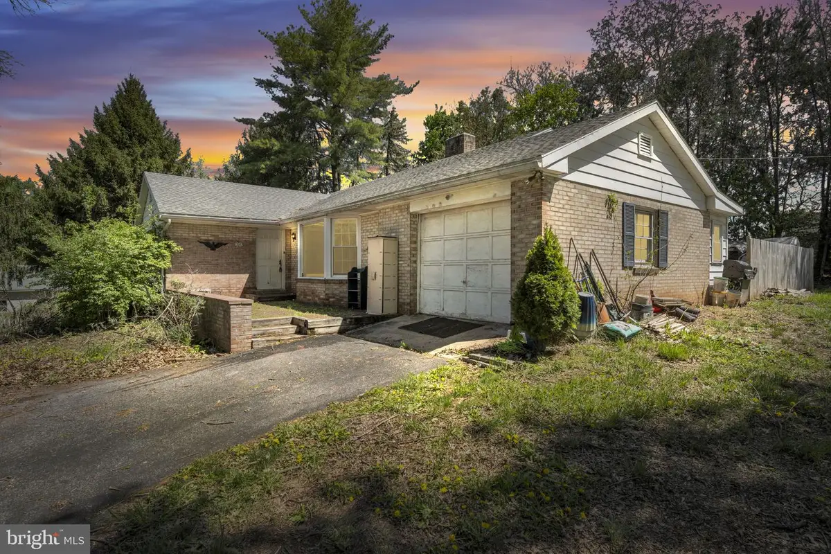 268 N Biesecker Rd, Thomasville, PA 17364 - #1