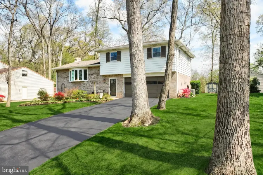 320 Holyoke Dr, York, PA 17402 - #2