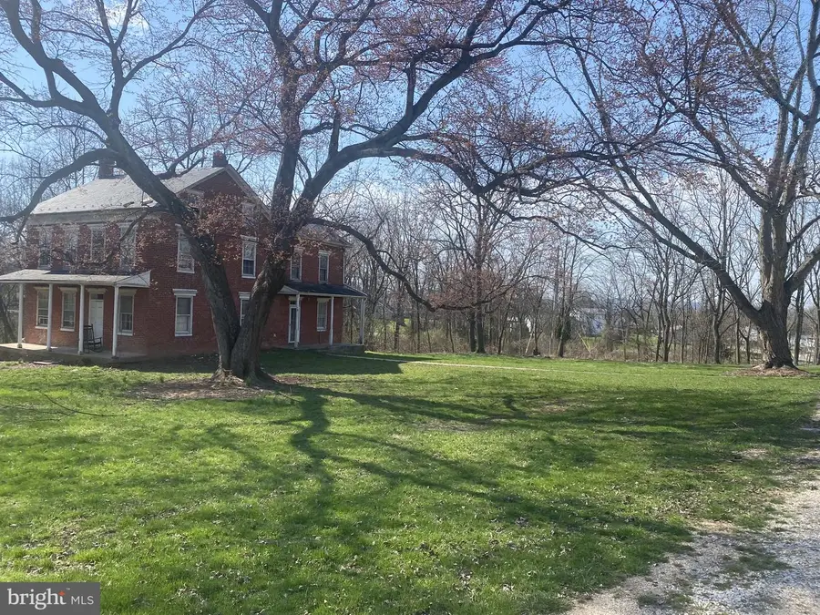 3230 Pebble Run Dr, Dover, PA 17315 - #2