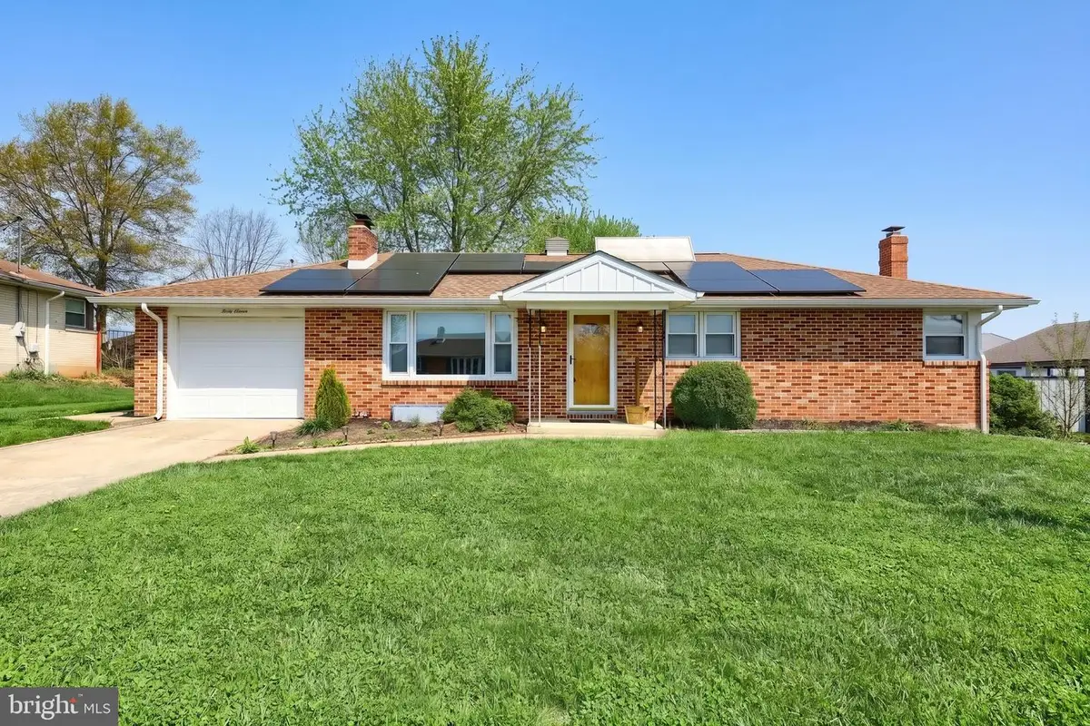 3011 Imperial Dr, Dover, PA 17315 - #1