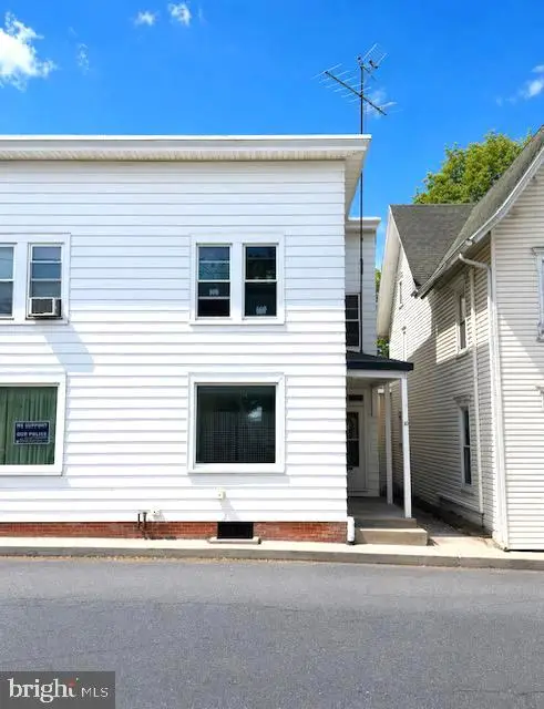 10 S 2nd St, DILLSBURG, PA 17019