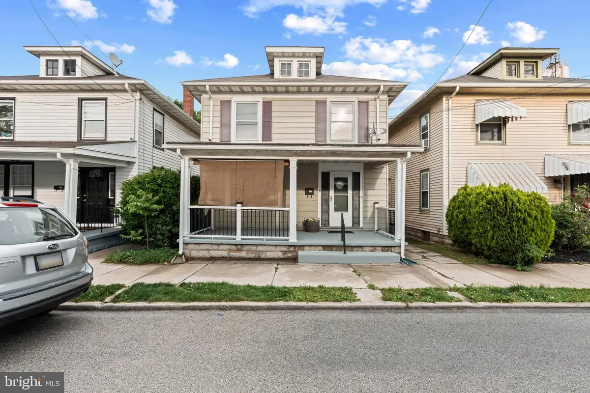 6 S Penn St, Hanover, PA 17331 - #1