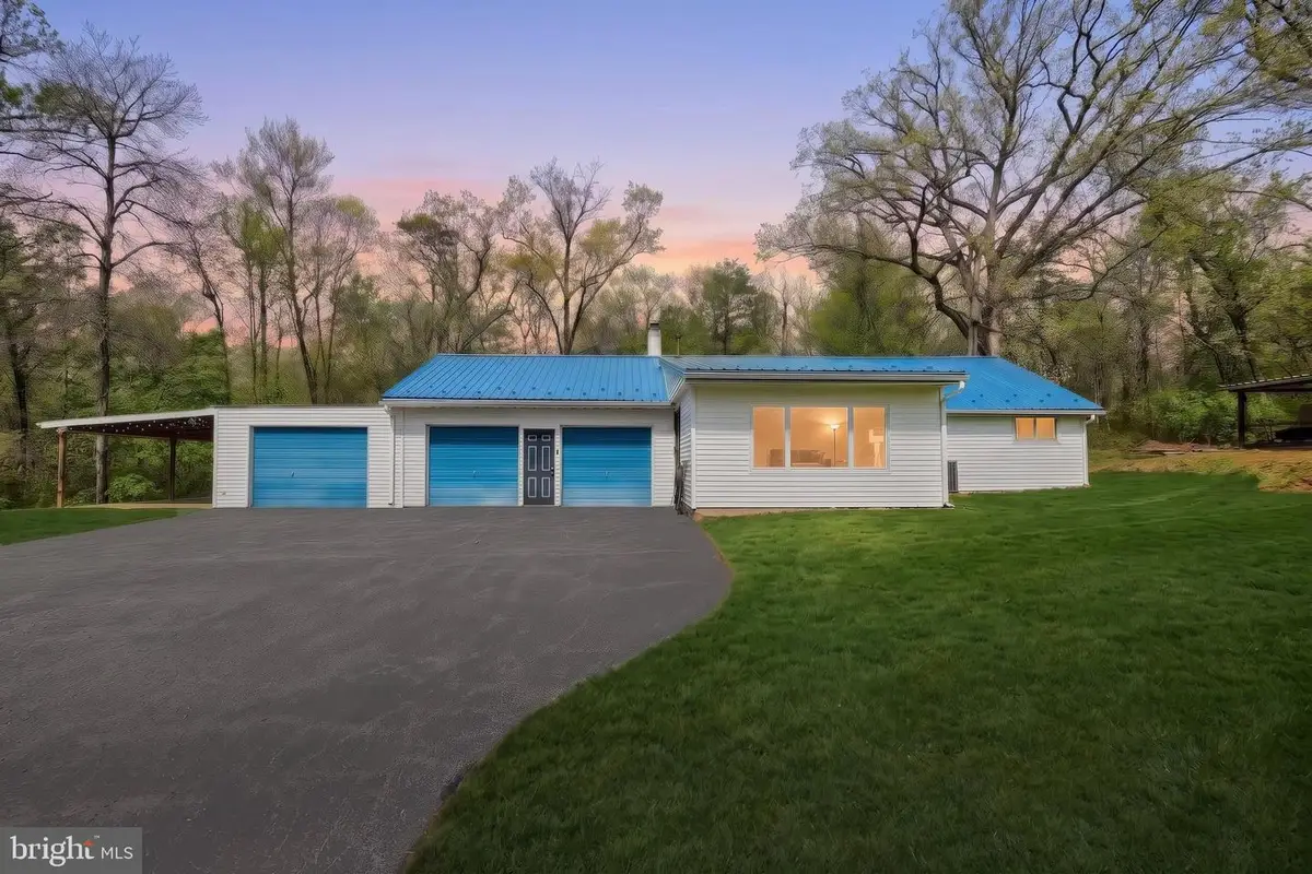 219 Butter Rd, York, PA 17404 - #1