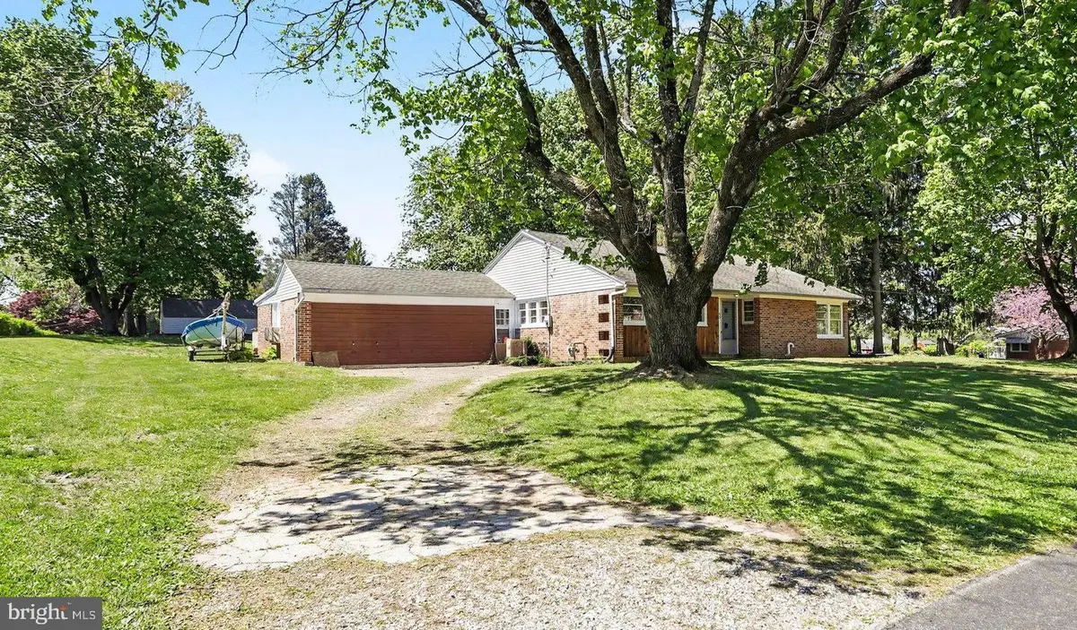 35 High St, Glen Rock, PA 17327 - #1