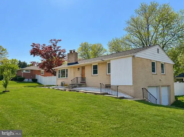 555 Woodland View Dr, York, PA 17406 - #3