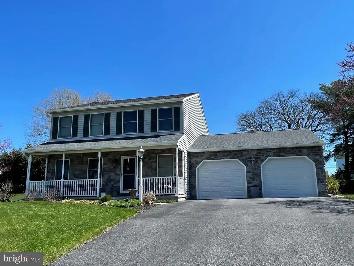 215 Steffie Dr, Mount Wolf, PA 17347 - #1