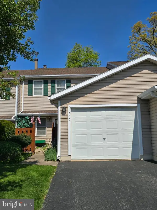 305 Stonegate Rd, YORK, PA 17408