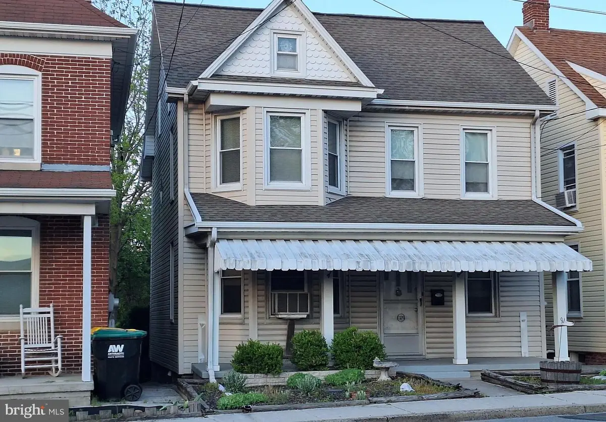 892 Baltimore St, Hanover, PA 17331 - #1