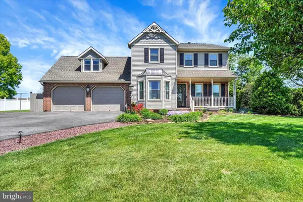 365 Lombard St, DALLASTOWN, PA 17313