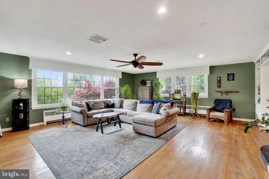 104 Woodland Dr, York, PA 17403 - #3