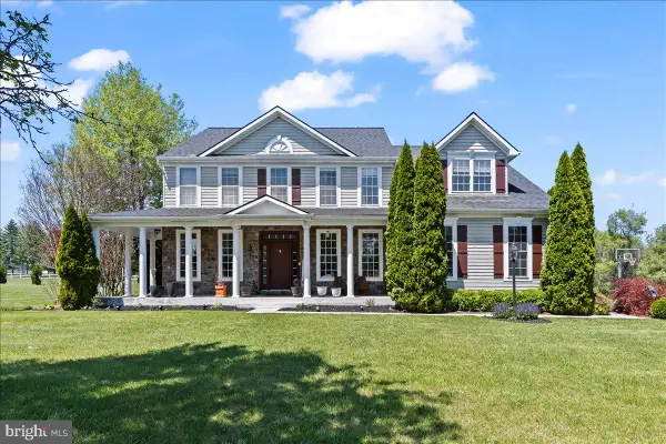 15 Hunters Chase, ETTERS, PA 17319