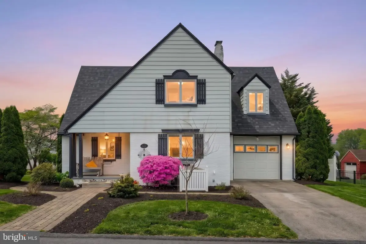 824 Grandview Rd, York, PA 17403 - #1