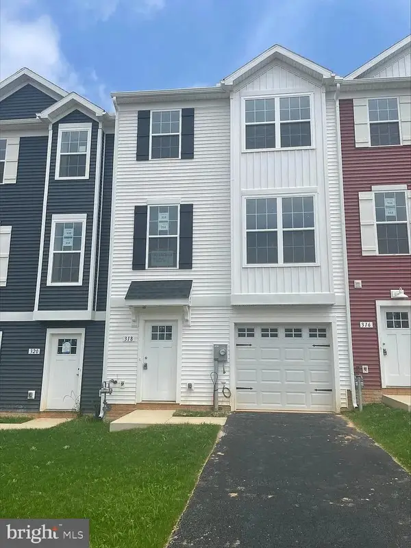 326 Avon Dr, RED LION, PA 17356
