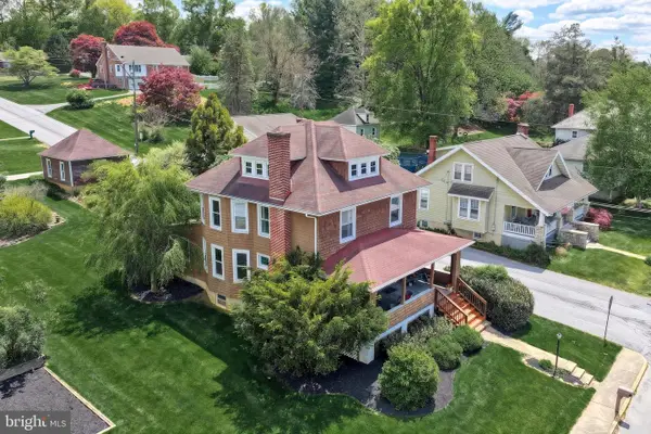 19 S Constitution Ave, NEW FREEDOM, PA 17349