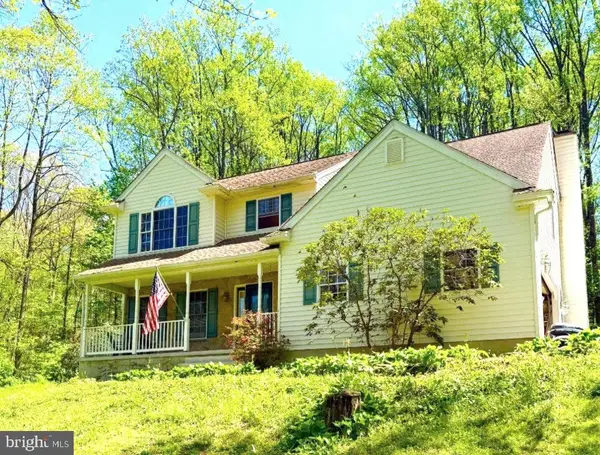 802 Hollow Rd, DELTA, PA 17314