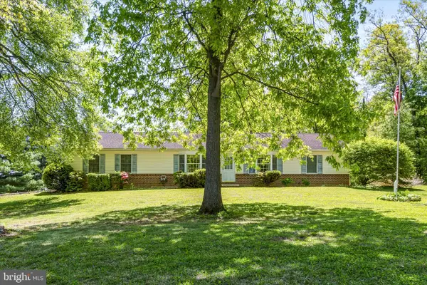 6254 Hickory Rd, STEWARTSTOWN, PA 17363