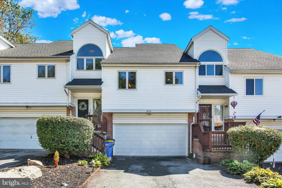 200 Greenleaf Rd, York, PA 17406 - #1