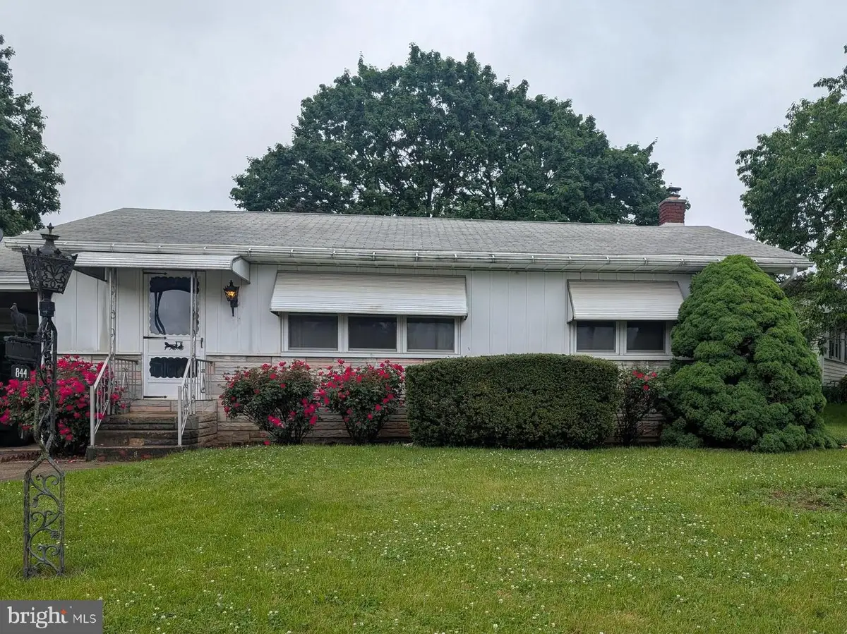 844 Gunnison Rd, York, PA 17404 - #1