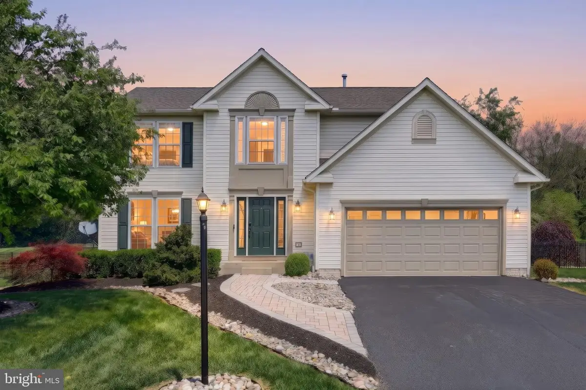 448 El Vista Dr, Hanover, PA 17331 - #1